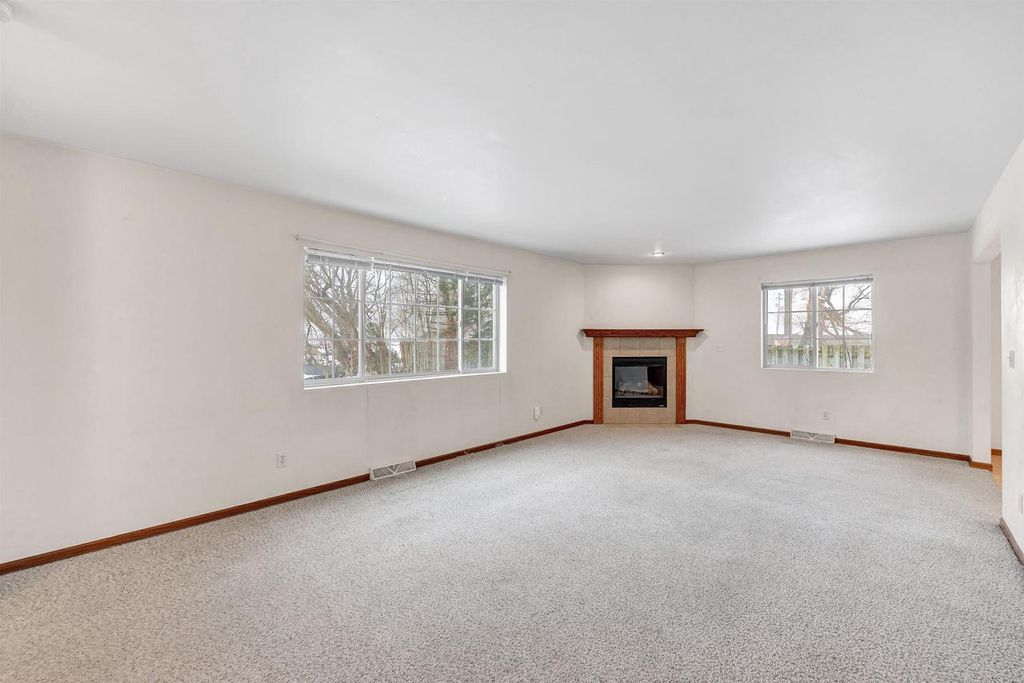 Photo of 4642 Ridge COURT, Manitowoc, WI 54220 (MLS # 50319338)