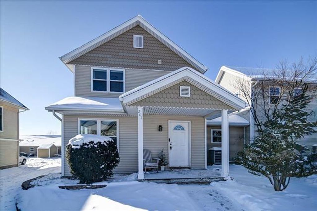 Photo of 204 S Musket Ridge DRIVE, Sun Prairie, WI 53590 (MLS # 2015638)