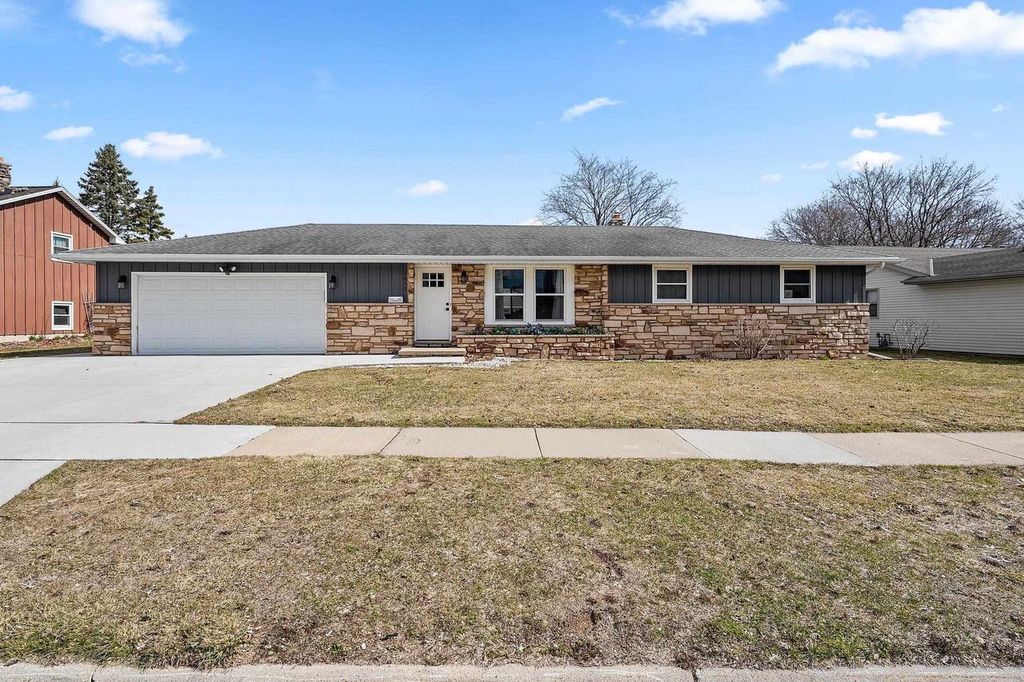 Photo of 1855 St Agnes DRIVE, Green Bay, WI 54304 (MLS # 50323337)
