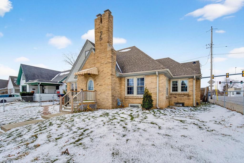 Photo of 3006 Elm LANE, Racine, WI 53405 (MLS # 1946210)