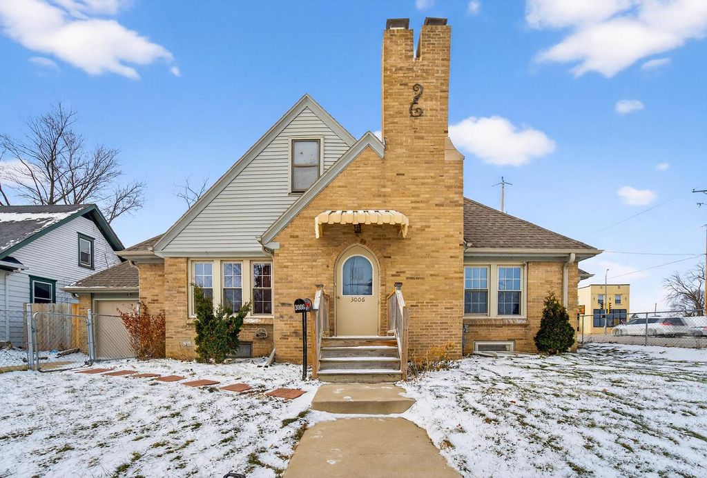 Photo of 3006 Elm LANE, Racine, WI 53405 (MLS # 1946210)