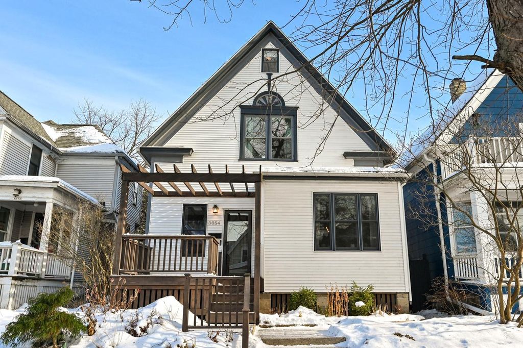 Photo of 3054 N Newhall STREET, Milwaukee, WI 53211 (MLS # 1945297)