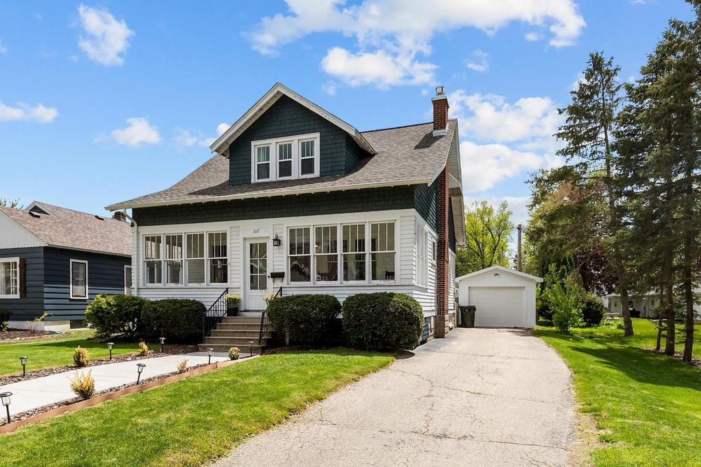 Photo of 612 W Buck STREET, New London, WI 54961 (MLS # 50325512)