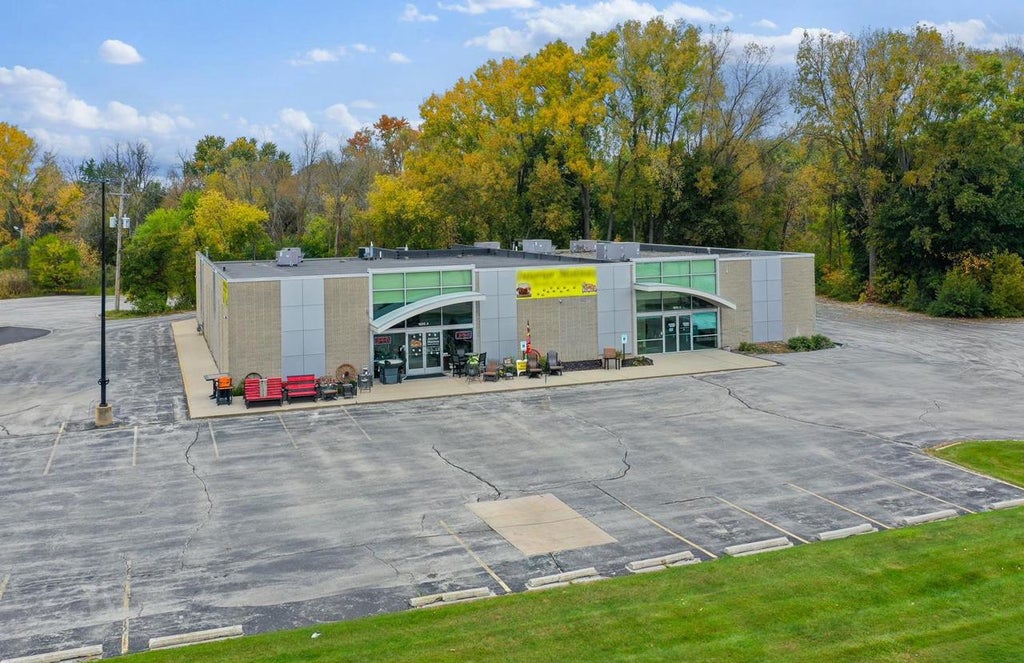 Photo of 1800 W Mason STREET, Green Bay, WI 54303 (MLS # 50334482)