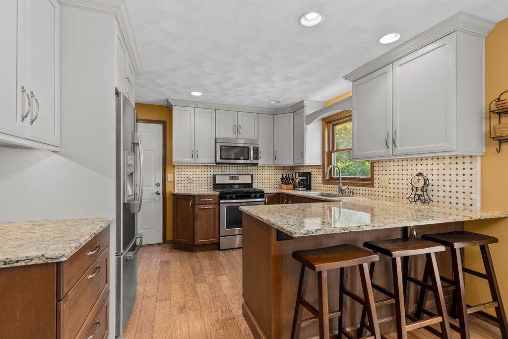 Photo of 2623 W Sunnyview CIRCLE, Appleton, WI 54914 (MLS # 50328834)