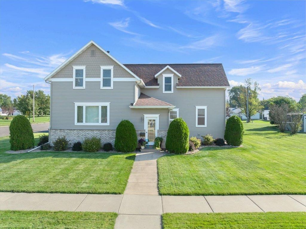 Photo of 340 N Main STREET, Medford, WI 54451 (MLS # 22600936)