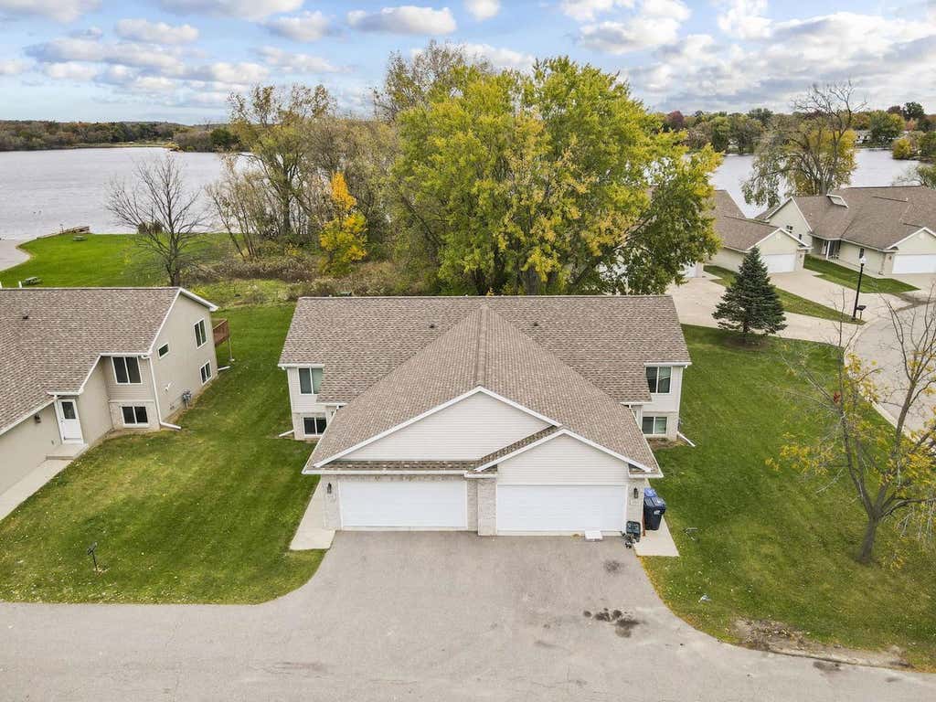 Photo of 924 Waters Edge COURT, Marshall, WI 53559 (MLS # 2027629)