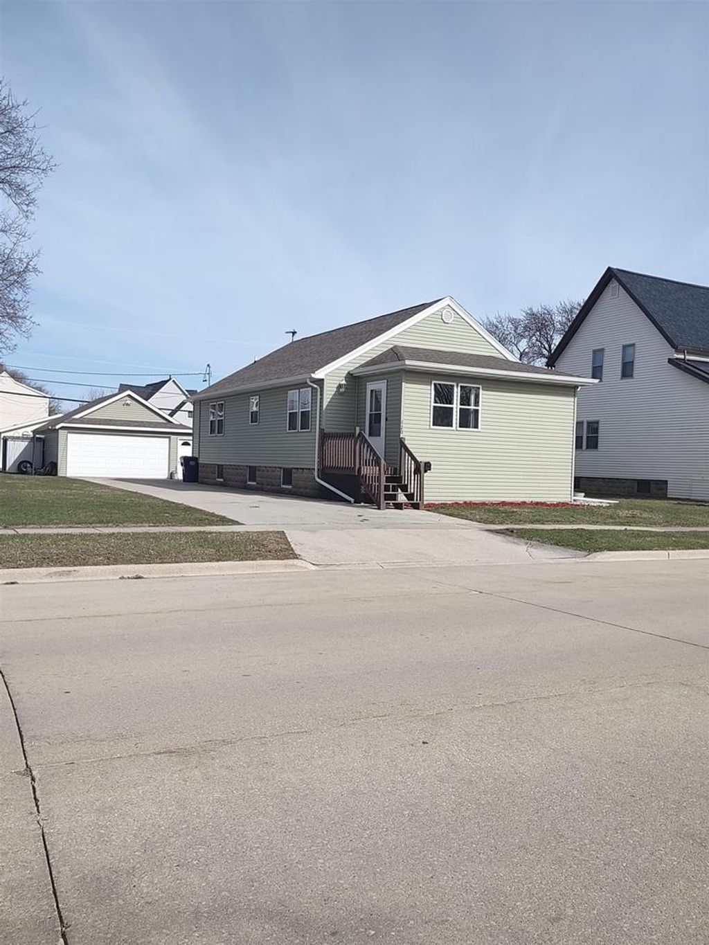 Photo of 820 Minnesota AVENUE, North Fond Du Lac, WI 54937 (MLS # 50323401)