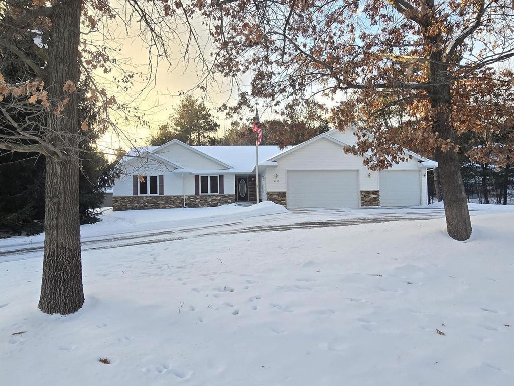 Photo of 4565 River DRIVE, Plover, WI 54467 (MLS # 22600358)