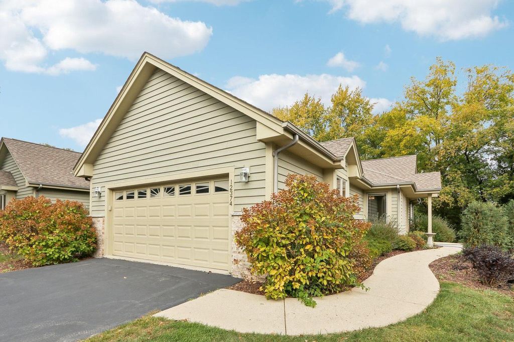 Photo of 12374 W Waterford AVENUE, Greenfield, WI 53228 (MLS # 1939082)