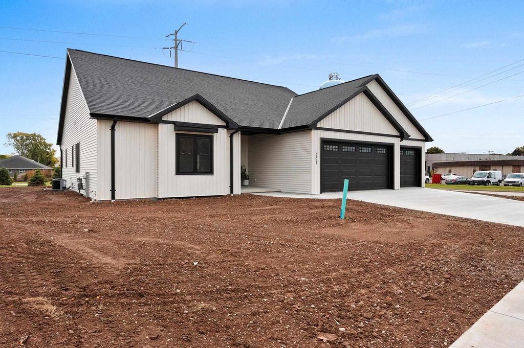 Photo of 201 Rivers Edge DRIVE, Kimberly, WI 54136 (MLS # 50317259)