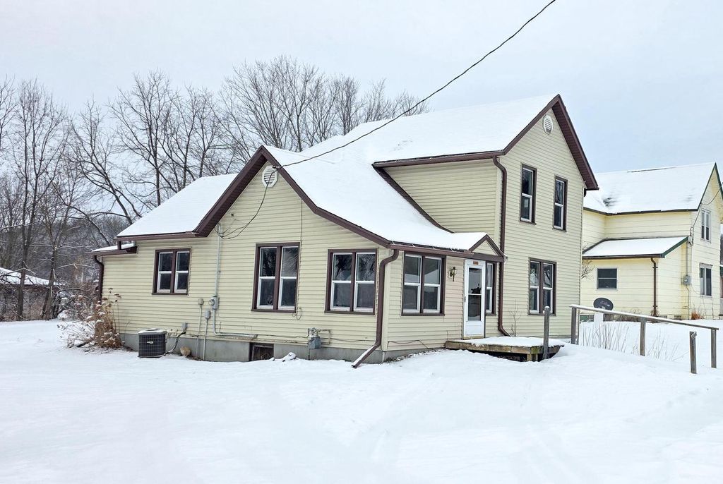 Photo of 319 N Washington STREET, Viola, WI 54664 (MLS # 1946106)