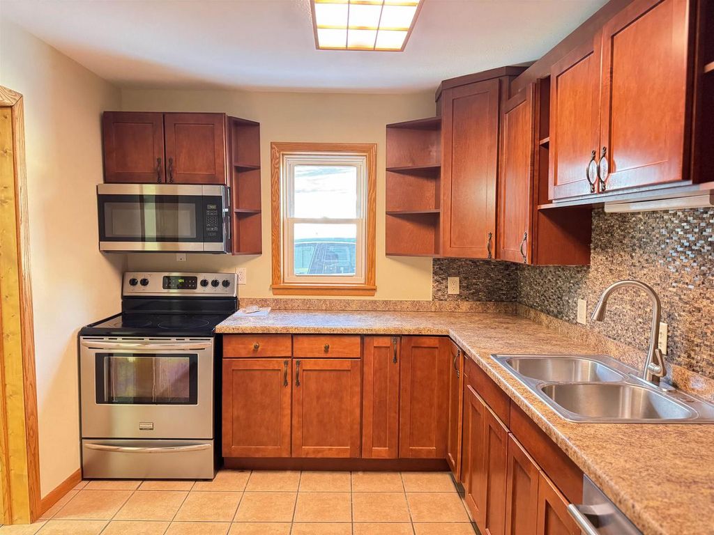 Photo of 812 S Washington STREET, Waupaca, WI 54981 (MLS # 50320730)