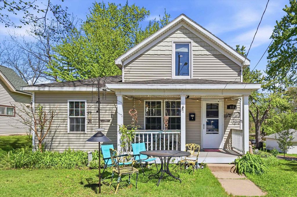 Photo of 512 N Franklin STREET, Waupaca, WI 54981 (MLS # 50325567)