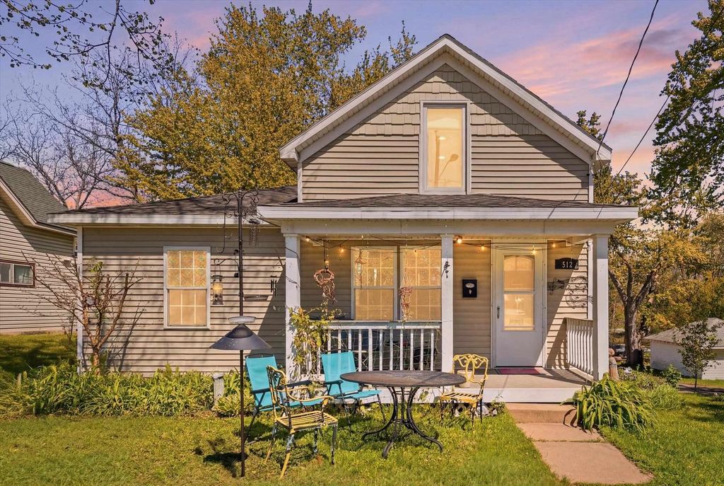 Photo of 512 N Franklin STREET, Waupaca, WI 54981 (MLS # 50325567)