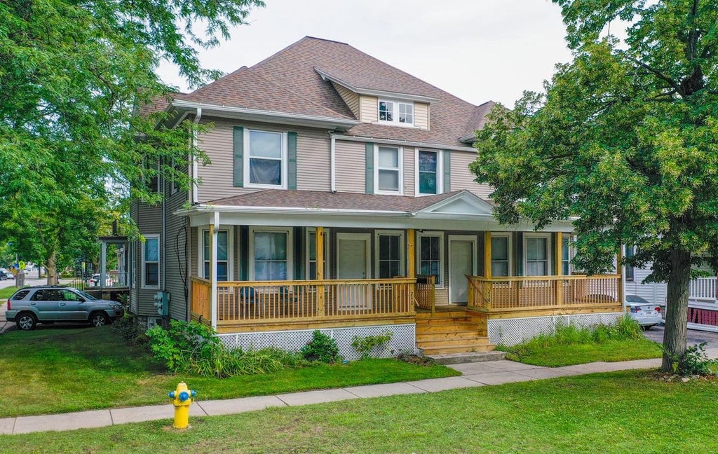Photo of 238 N Oakland AVENUE, Green Bay, WI 54303 (MLS # 50332171)
