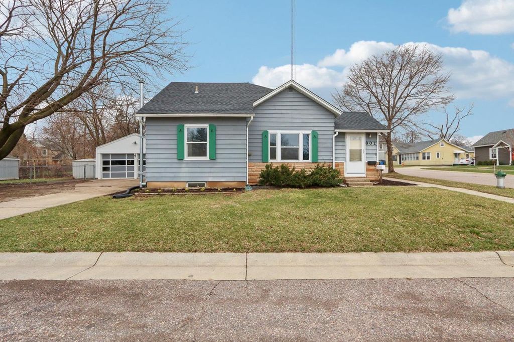Photo of 802 W Franklin STREET, Portage, WI 53901 (MLS # 2019944)