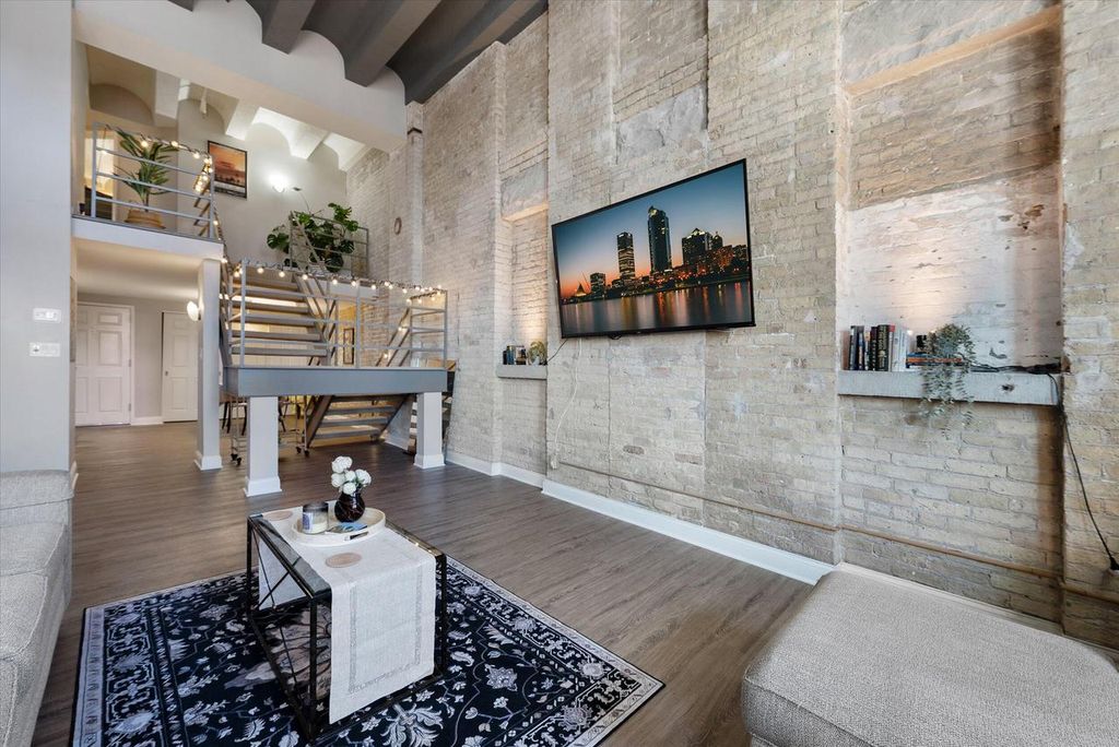 Photo of 270 E Highland AVENUE #621, Milwaukee, WI 53202 (MLS # 1949699)