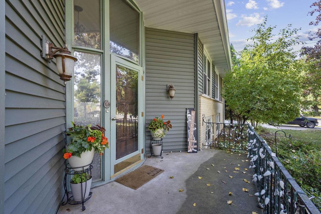 Photo of 3038 Bay View DRIVE, Green Bay, WI 54311 (MLS # 50316975)