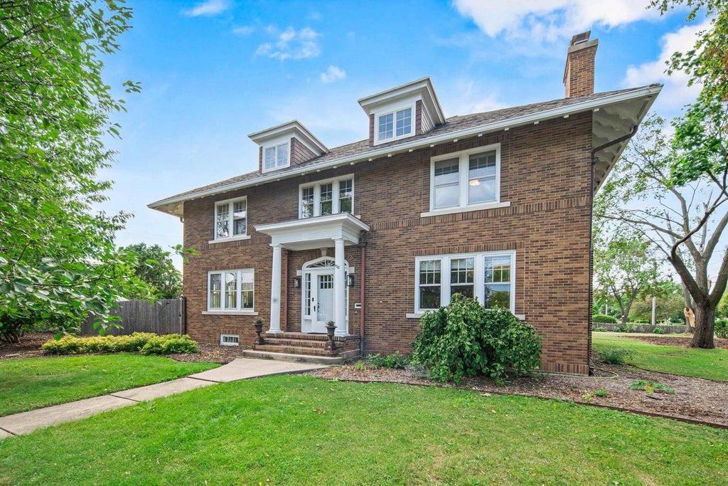 Photo of 428 9th STREET, Neenah, WI 54956 (MLS # 50331607)