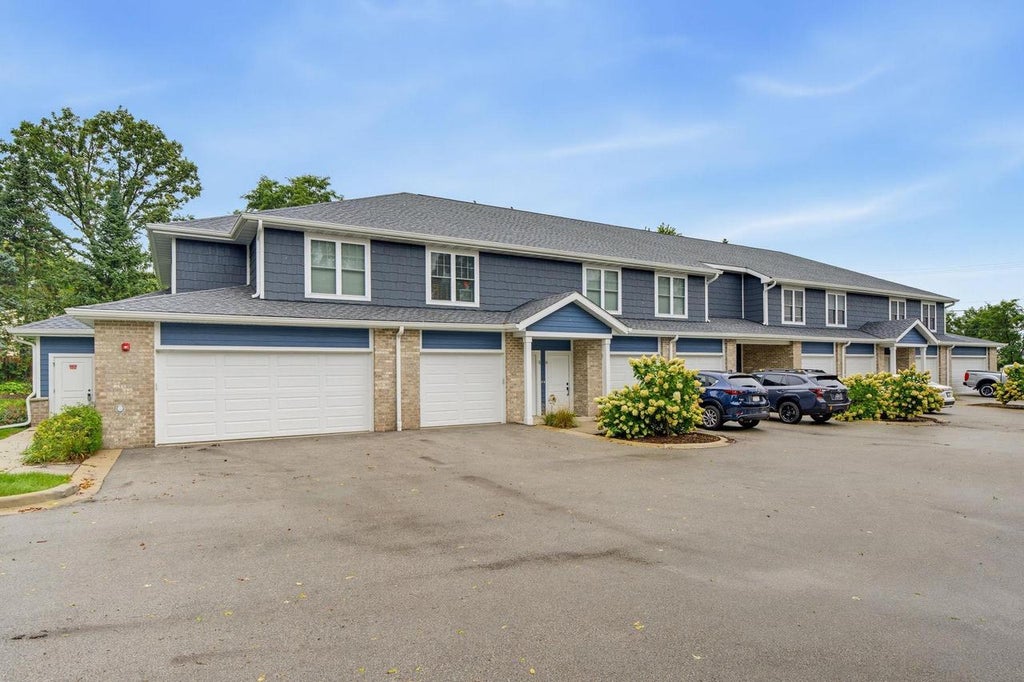 Photo of 2709 Silvernail ROAD, Waukesha, WI 53186 (MLS # 2033382)