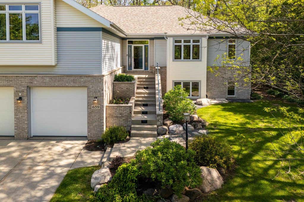 Photo of 659 Acadia WAY, Verona, WI 53593 (MLS # 2030642)