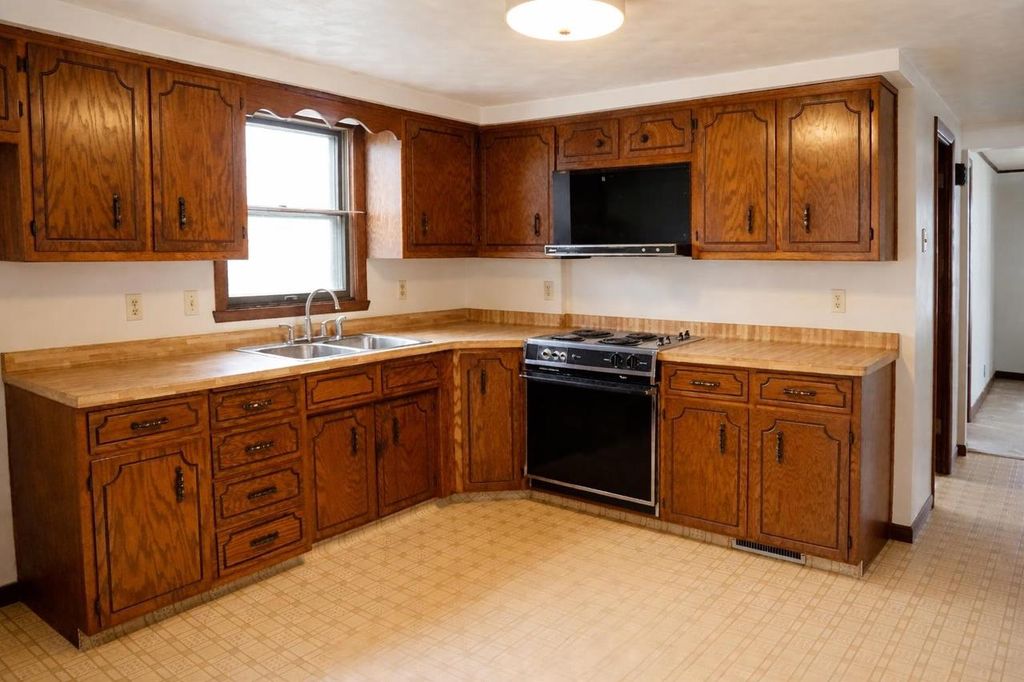 Photo of 109 E 11th STREET, Kaukauna, WI 54130 (MLS # 50323879)