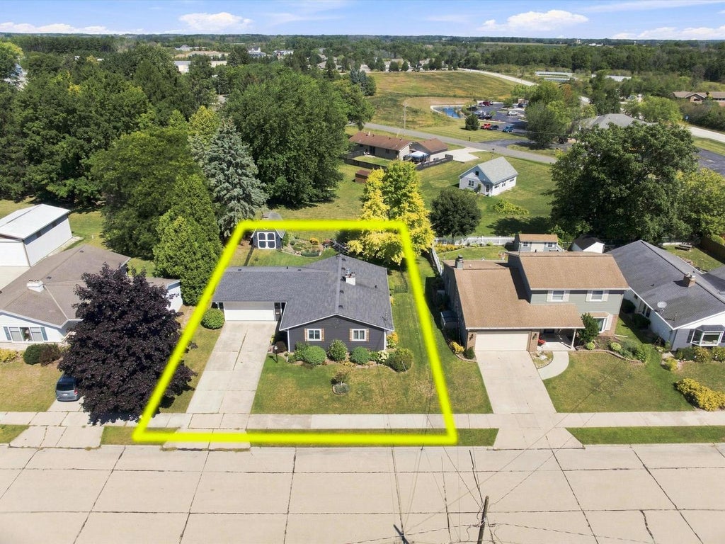 Photo of 1668 Atlanta CIRCLE, Manitowoc, WI 54220 (MLS # 1977539)