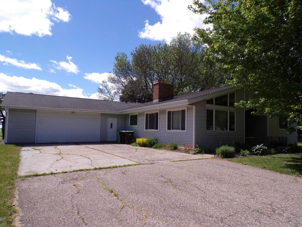 Photo of 305 S Thomas STREET, Loyal, WI 54446 (MLS # 22602696)