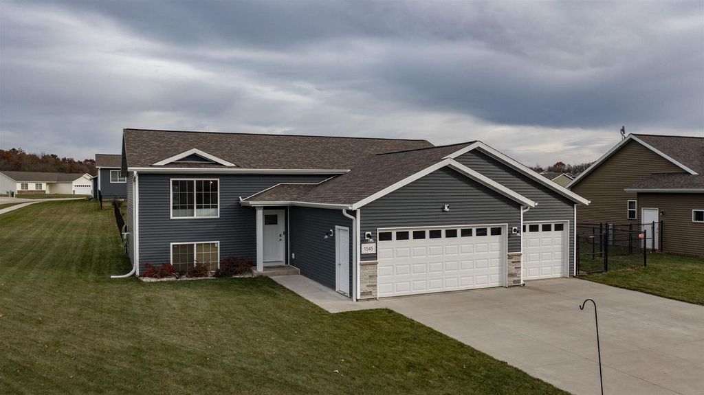 Photo of 1545 Webster WAY, Waupaca, WI 54981 (MLS # 50317896)