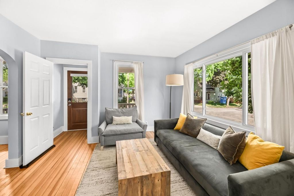 Photo of 2500 S Lenox STREET, Milwaukee, WI 53207 (MLS # 1964225)