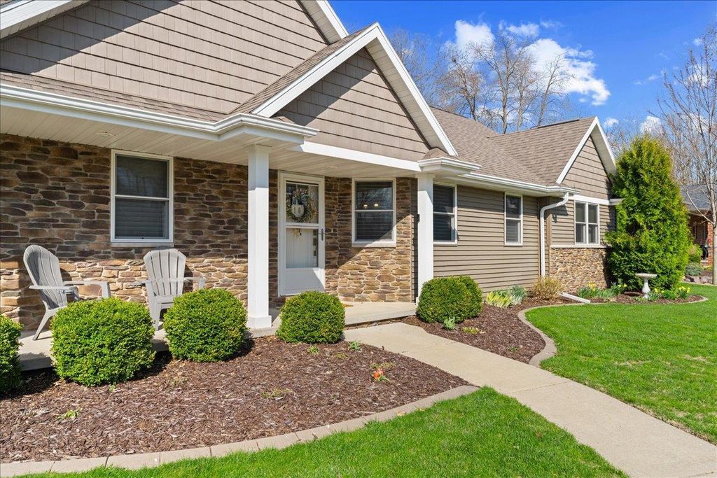 Photo of 2101 Tenmile DRIVE, De Pere, WI 54115 (MLS # 50324236)