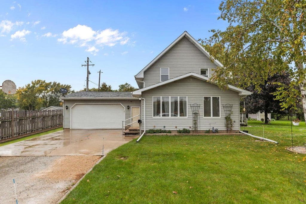 Photo of 311 N Kensington DRIVE, Appleton, WI 54915 (MLS # 50333880)