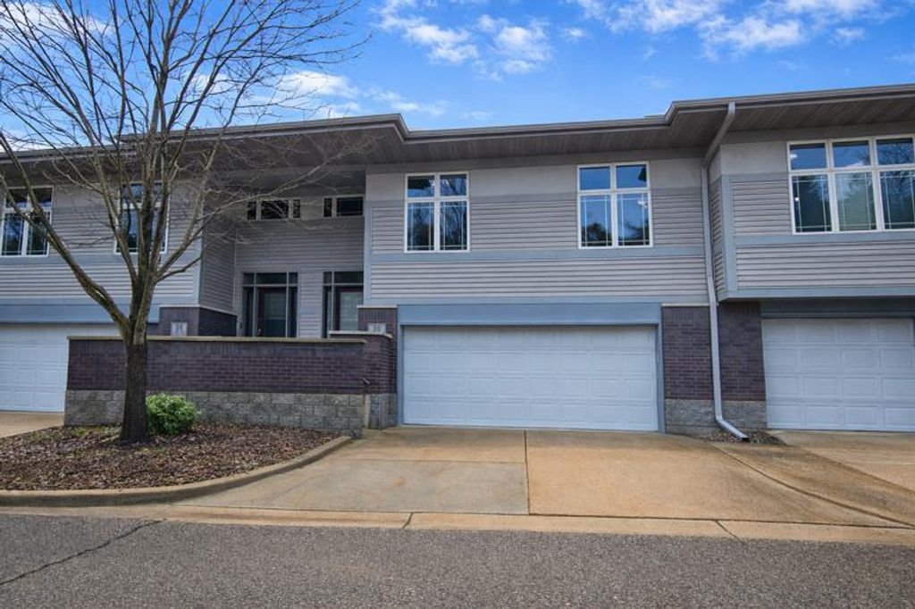 Photo of 28 Deer Point TRAIL, Madison, WI 53719 (MLS # 2014728)