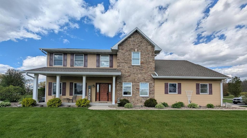 Photo of N1203 South Creek DRIVE, Greenville, WI 54942 (MLS # 50325167)