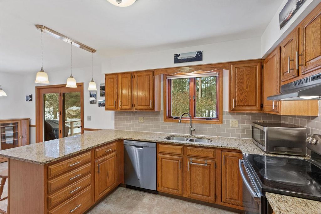 Photo of 921 Tanglewood DRIVE, Plover, WI 54467 (MLS # 22600450)