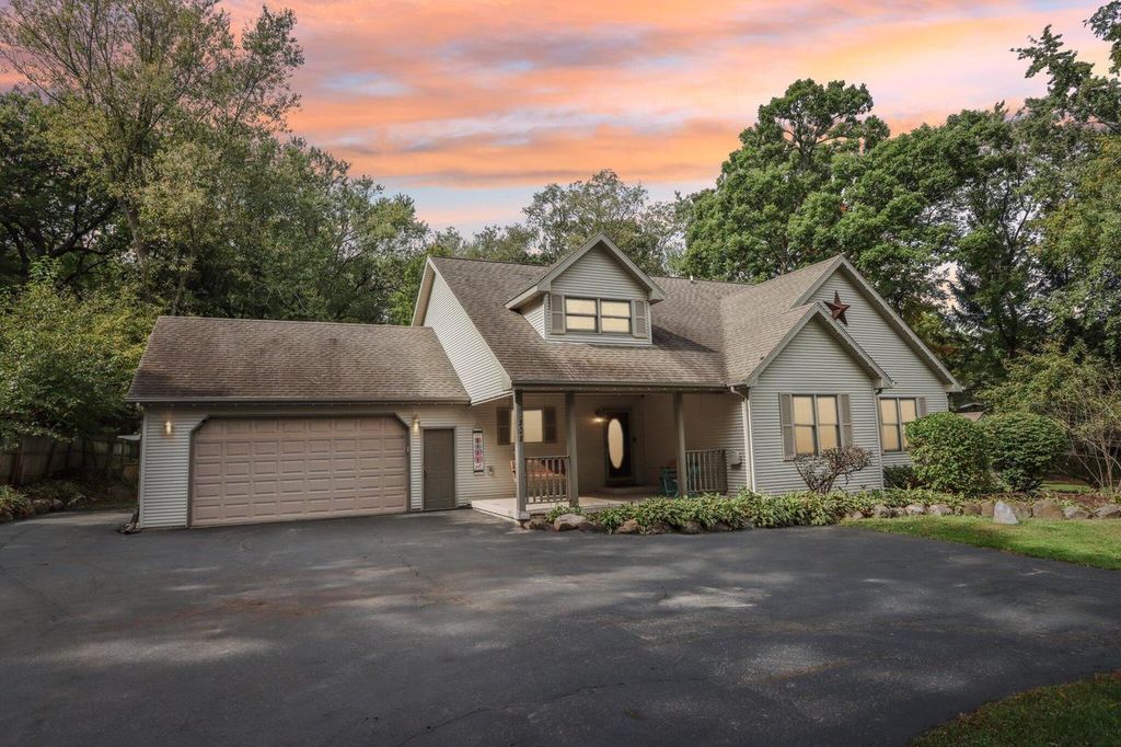 Photo of 11808 336th AVENUE, Twin Lakes, WI 53181 (MLS # 1938471)