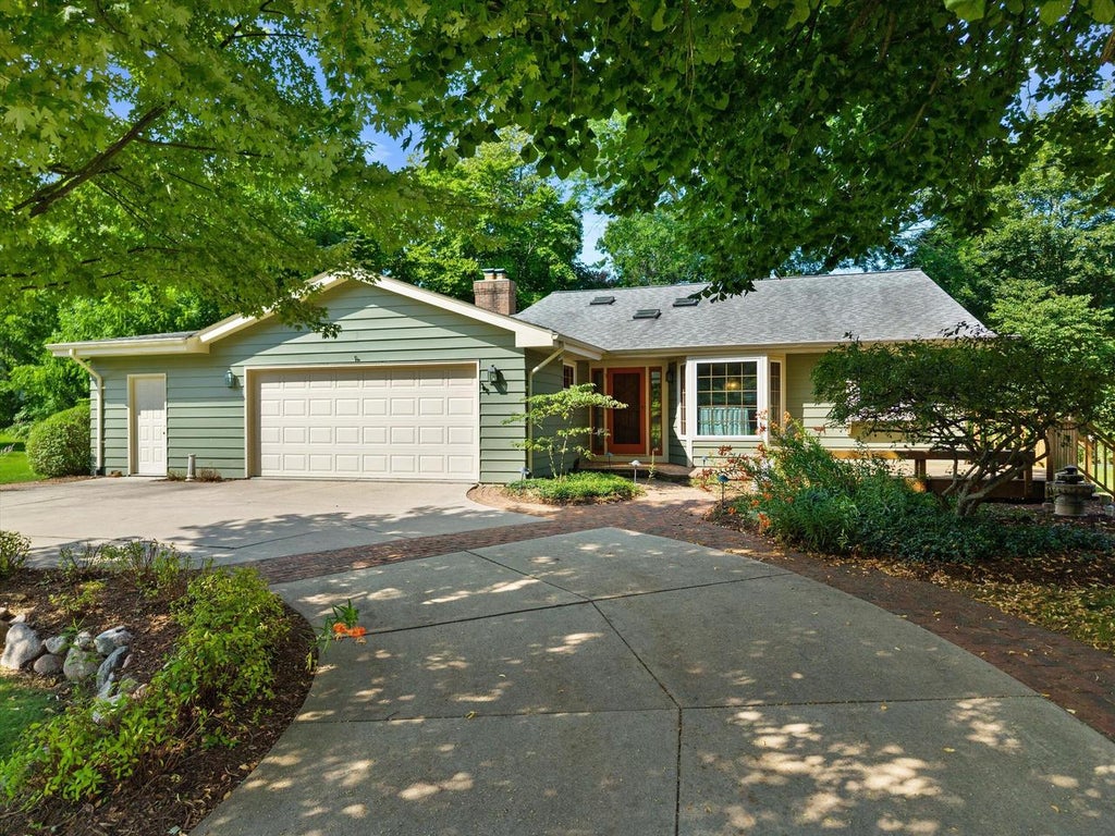 Photo of 12655 N River Forest CIRCLE, Mequon, WI 53092 (MLS # 1975398)