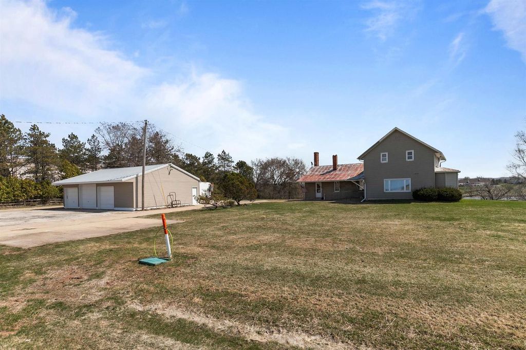 Photo of 3829 Lost Dauphin ROAD, De Pere, WI 54115 (MLS # 50320785)