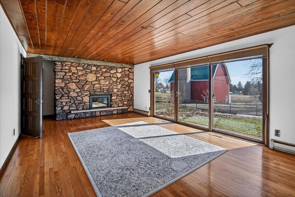 Photo of 2695 Gaston ROAD, Cottage Grove, WI 53527 (MLS # 2017142)