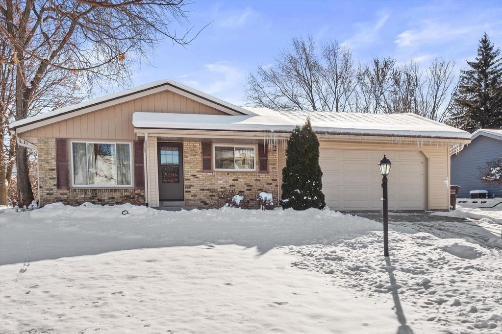Photo of 7743 Plainsview DRIVE, Franklin, WI 53132 (MLS # 1944604)
