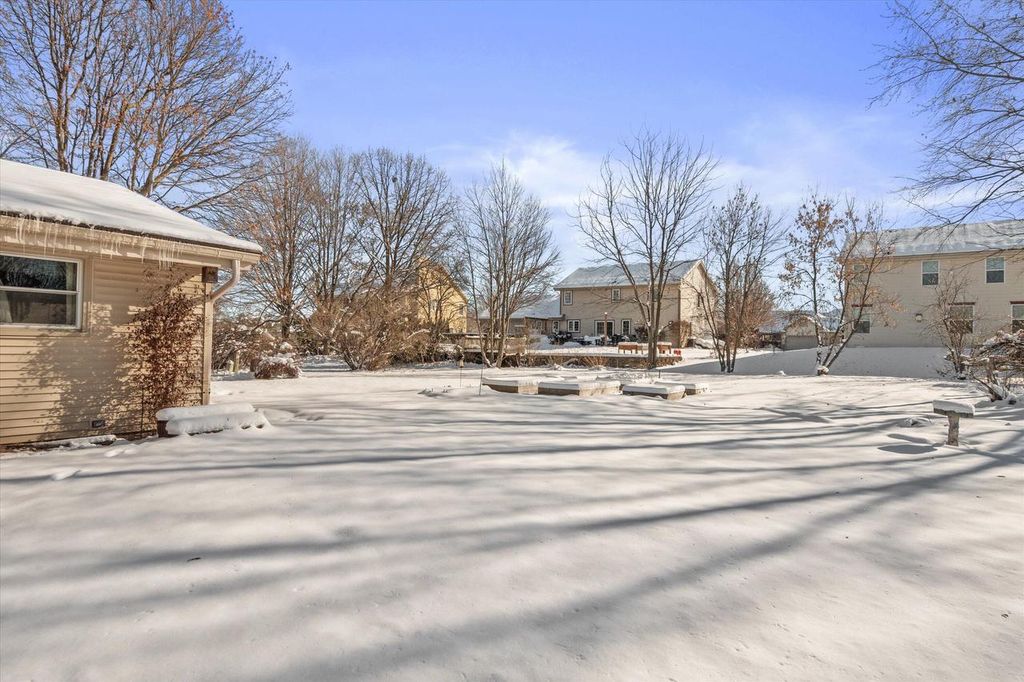 Photo of 7743 Plainsview DRIVE, Franklin, WI 53132 (MLS # 1944604)