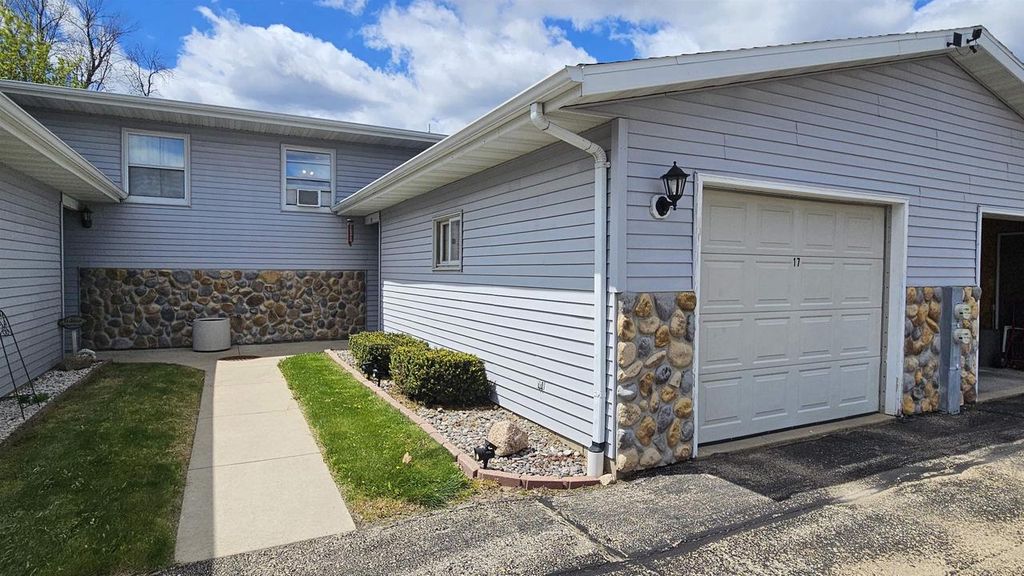 Photo of 112 E Hofman STREET #17, Cecil, WI 54111 (MLS # 50325400)