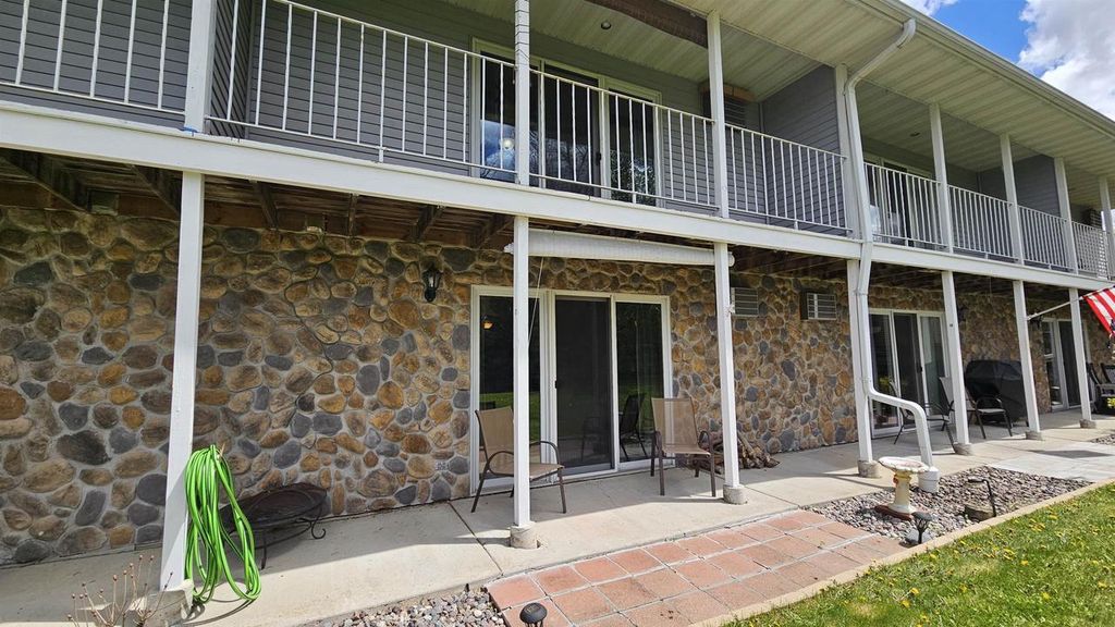 Photo of 112 E Hofman STREET #17, Cecil, WI 54111 (MLS # 50325400)