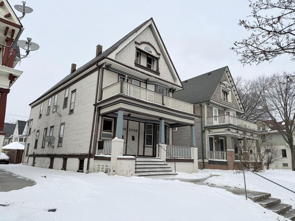 Photo of 3206 W Mckinley BOULEVARD, Milwaukee, WI 53208 (MLS # 1948055)