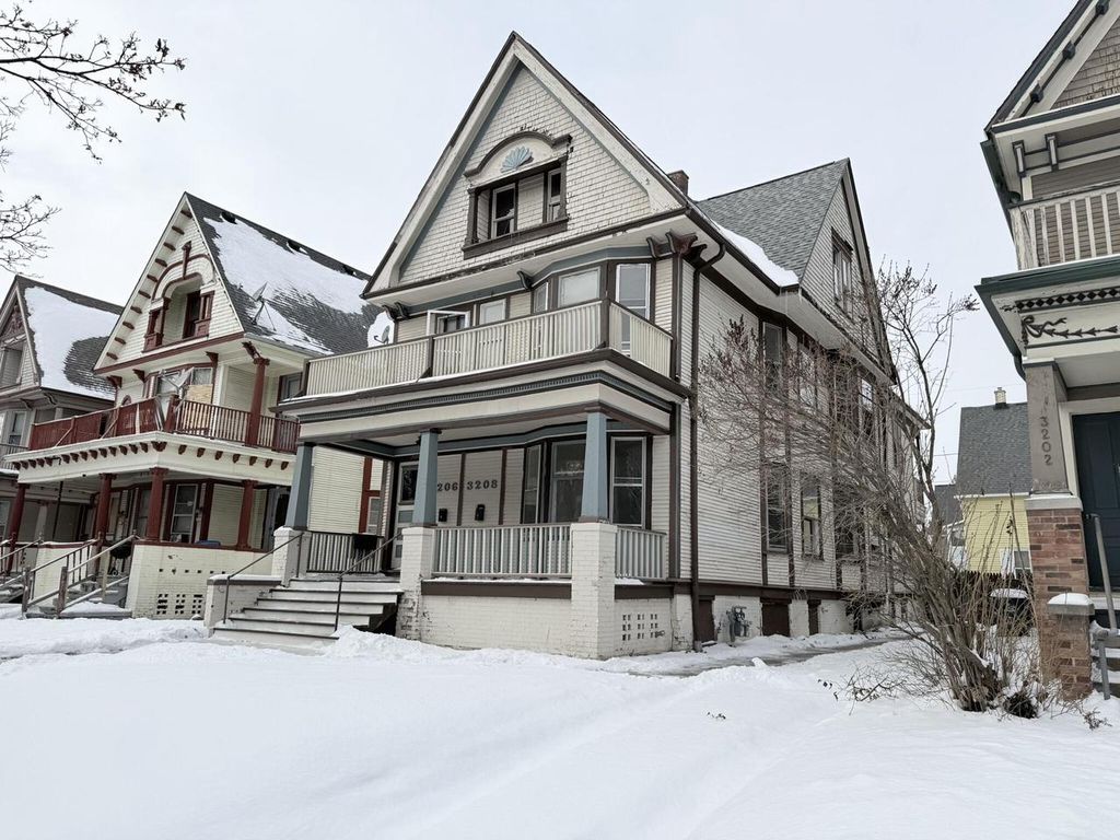 Photo of 3206 W Mckinley BOULEVARD, Milwaukee, WI 53208 (MLS # 1948055)