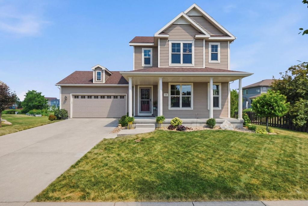 Photo of 379 White Tail DRIVE, Sun Prairie, WI 53590 (MLS # 2028216)