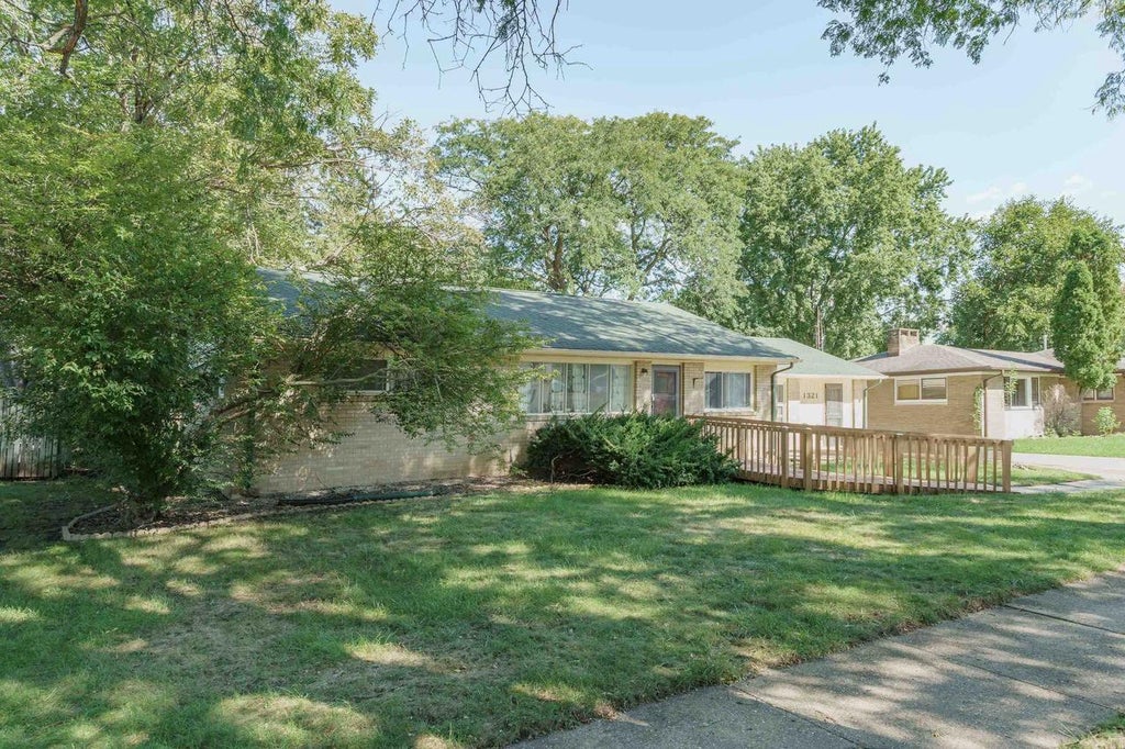 Photo of 1321 Sherman AVENUE, Janesville, WI 53545 (MLS # 2033398)