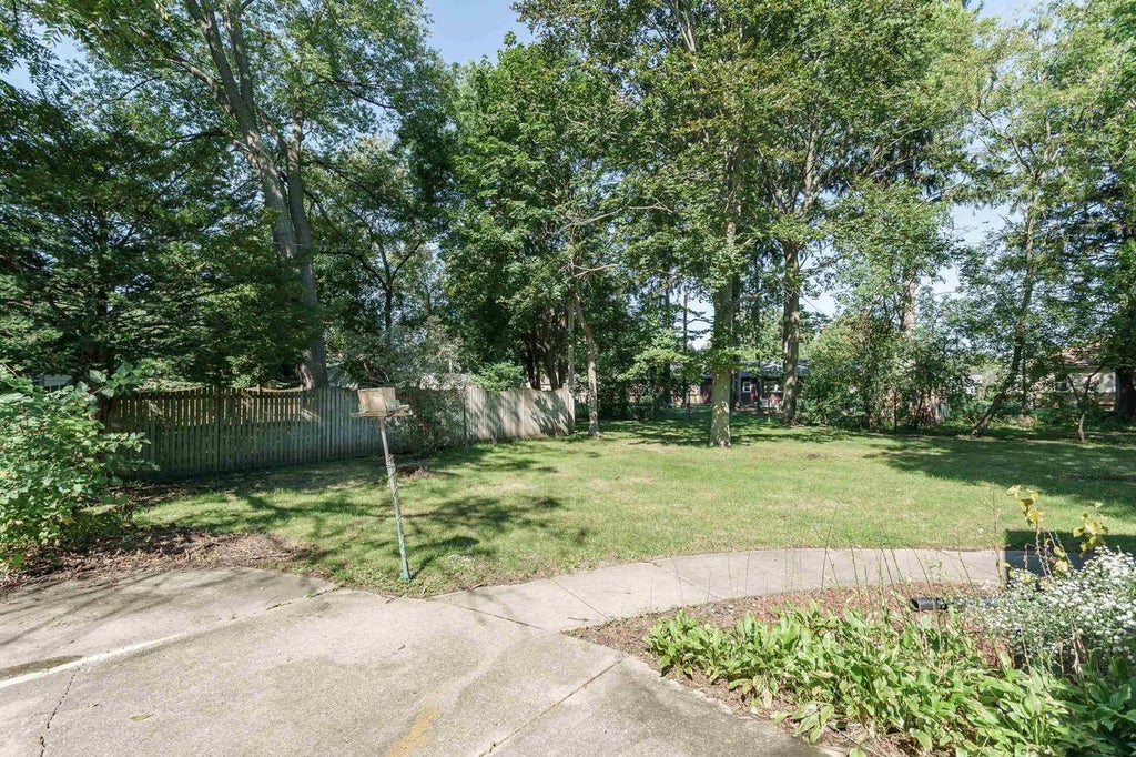 Photo of 1321 Sherman AVENUE, Janesville, WI 53545 (MLS # 2033398)