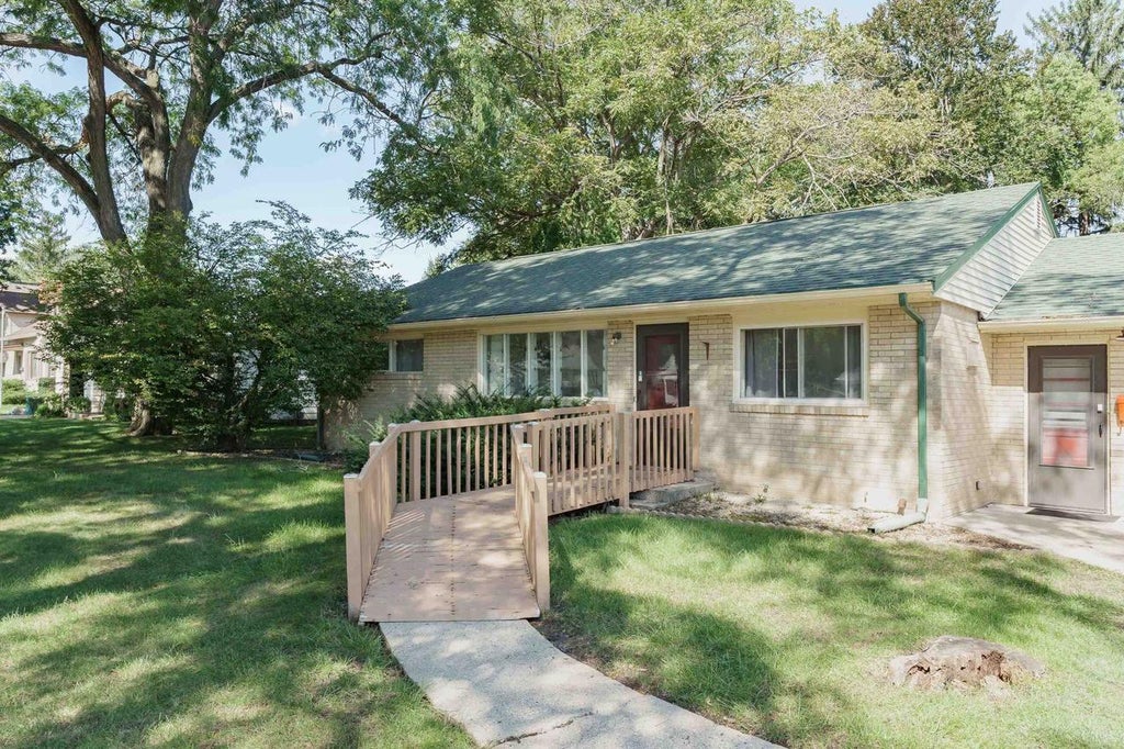 Photo of 1321 Sherman AVENUE, Janesville, WI 53545 (MLS # 2033398)